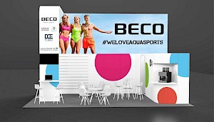 CAD-Visualisierung: Frontalansicht eines Messestands für die Firma Beco auf der Messe Aquanale 2023 in Weiß mit bunten Akzenten in Pink, Hellblau, Grün und Rot. Die Rückwand zeigt ein Foto von drei jungen Menschen in Badekleidung vor blauem Himmel, daneben das schwarze BECO-Logo und der Schriftzug „#WELOVEAQUASPORTS". Auf der weißen Wand sind große farbige Kreise verteilt; links ein Pfeiler mit Partnerlogos wie BECO Partner, entervo access und DCE Tasko sowie einem Monitor. Rechts eine Theke mit Kaffeemaschine und BECO-Sealife-Logo. Davor weiße Tische mit Stühlen und Barhocker auf grauem Boden. CAD-Visualisierung erstellt von Torsten Kraus.