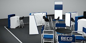 CAD-Visualisierung: Nahansicht der Standmöblierung eines Messestands für die Firma Beco auf der Messe Ispo 2020 in Weiß, Blau und Schwarz. Zu sehen sind mehrere weiß-blaue Warenträger mit Slatwall-Flächen, ein weißer Schrank, schwarze Barhocker an schwarzen runden Stehtischen sowie blaue Regiestühle mit dem Aufdruck BECO – the world of aquasports. Im Hintergrund eine hohe blau-weiße Stele. Der Boden ist dunkel gehalten. CAD-Visualisierung erstellt von Torsten Kraus.